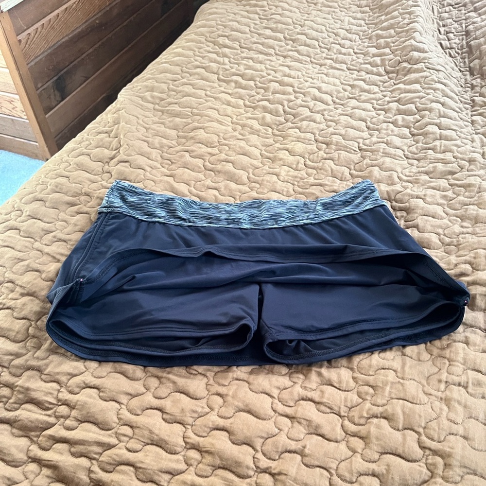TYR Women's black tankini bottom. Size large.